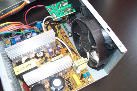 nettoyer-interieur-bloc-alimentation-pc-ordinateur
