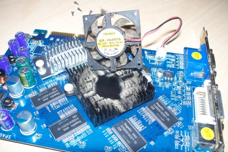 poussiere-ventilateur-radiateur-carte-graphique
